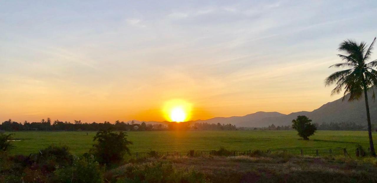 Thanh Nhi Homestay Cam Ranh Exterior foto