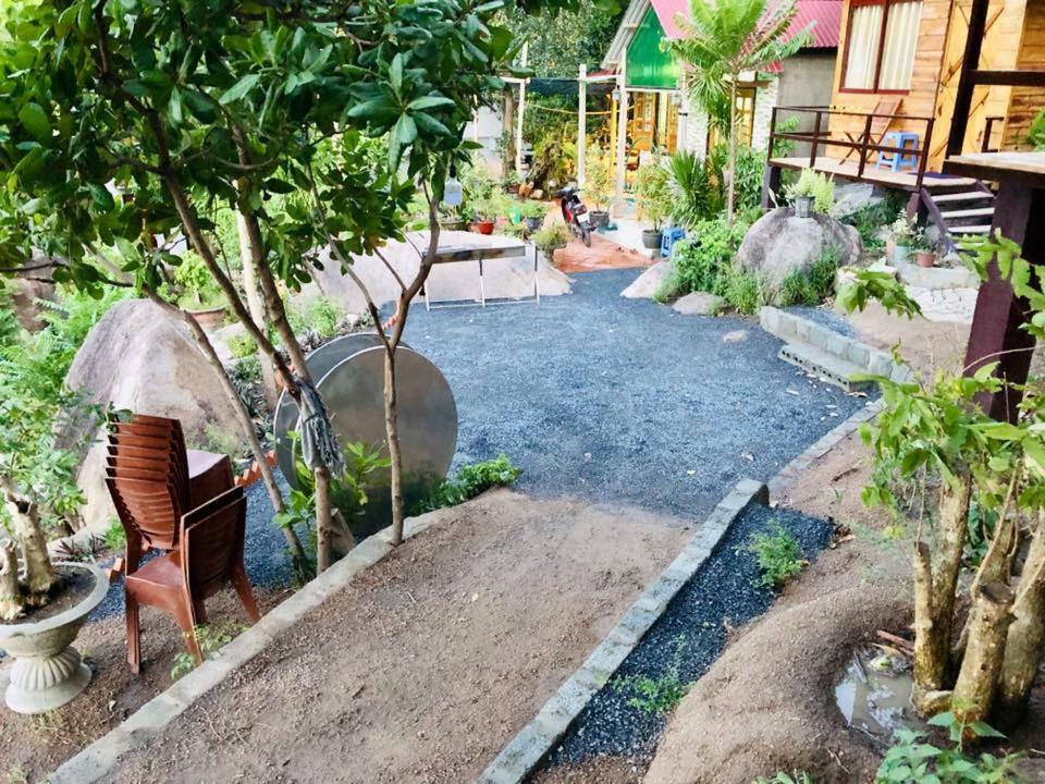 Thanh Nhi Homestay Cam Ranh Exterior foto